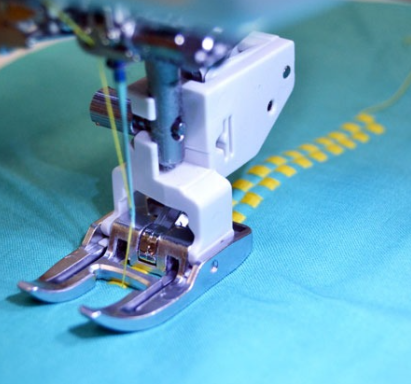 Janome AcuFeed Open Toe Foot (Twin UD - 9mm Max )